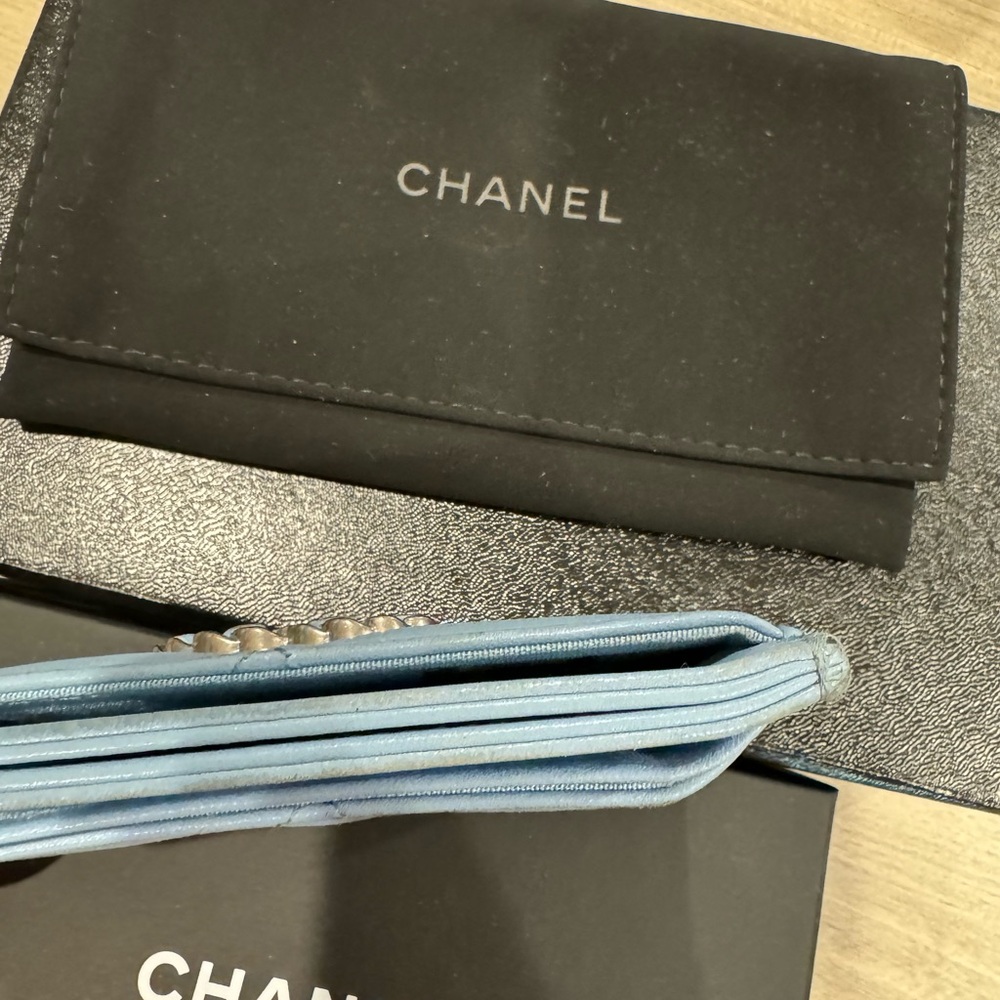 Chanel 19 Cardholder Blue - Picture 5 of 7
